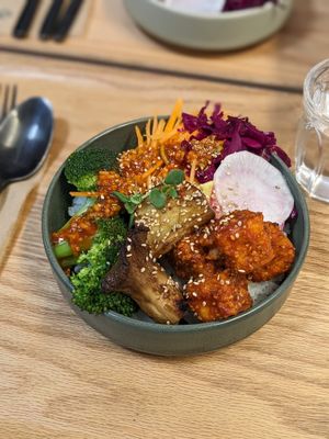  at AME Café in Lyon