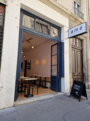  at AME Café in Lyon