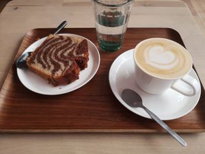 Cappuccino et marbré at AME Café in Lyon