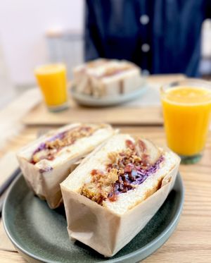   at AME Café in Lyon