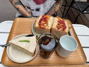  at AME Café in Lyon