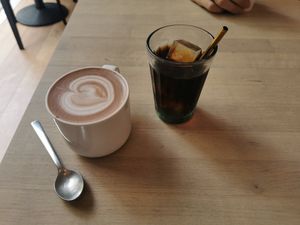  at AME Café in Lyon