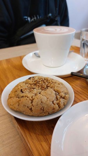  at AME Café in Lyon