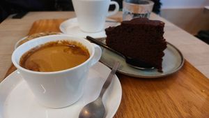  at AME Café in Lyon