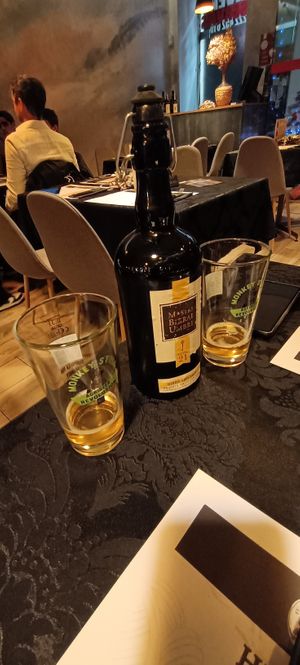 Várias opções de cervejas artesanais. at Con Essenza in Maia