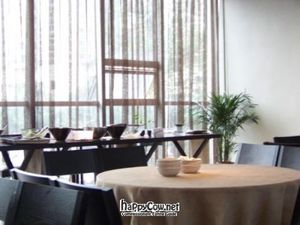 decor at Geng Yuan Vegetarian in Chengdu