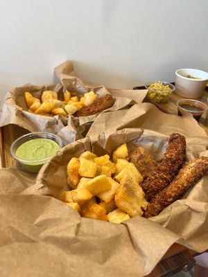 Les fritures en accompagnement (beignet, etc …) at DidikoBag in Pointe-a-pitre