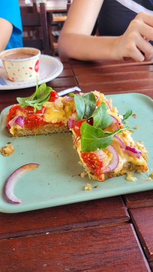 Pizza de quinoa at El Mirador Sassari in Atlantida
