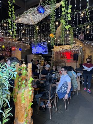 Main Dining  at Hula Hoops in South San Francisco