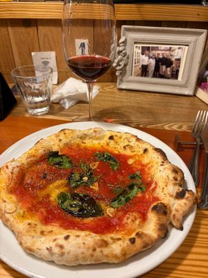 Pizza marinara at Pizza Verde in Matsumoto