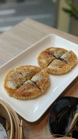 Vegan Dim Sum - Tau Sar Pias at D'Life Signature 蔬品軒 - Chinatown Pt in Central Singapore