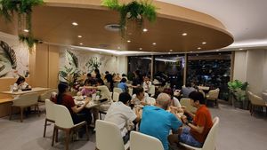 restaurant interior at D'Life Signature 蔬品軒 - Chinatown Pt in Central Singapore