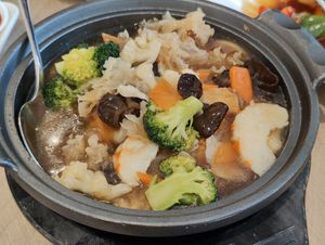 claypot mixed vegetables at D'Life Signature 蔬品軒 - Chinatown Pt in Central Singapore