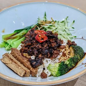 Minced Meat U Mian at D'Life Signature 蔬品軒 - Chinatown Pt in Central Singapore