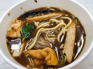 Take away asam laksa at D'Life Signature 蔬品軒 - Chinatown Pt in Central Singapore