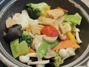 Claypot Buddha Delight 砂罗汉斋 at D'Life Signature 蔬品軒 - Chinatown Pt in Central Singapore