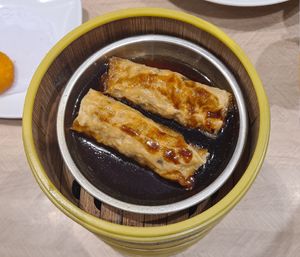 Beancurd rolls at D'Life Signature 蔬品軒 - Chinatown Pt in Central Singapore