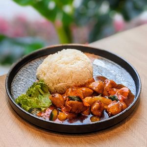 Vegan Sweet & Sour Meat Rice at D'Life Signature 蔬品軒 - Chinatown Pt in Central Singapore