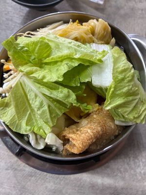 Northeast pickled cabbage hot pot at YuanHe Vegetarian Hotpot - 圓和素鍋 in Taipei