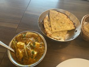 Kadai Paneer and Garlic Naan   at Aroma's in Central Singapore