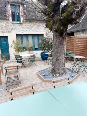  at La Juxtaposition in Barbizon