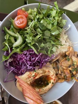 Very nice hummus salad bowl.    at Sound Kitchen - 사운드키친 in Seoul