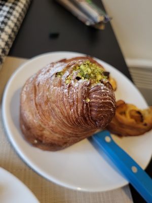 pistachio cruffin at Krafin in Prague