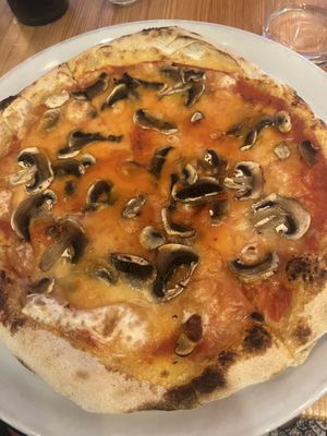 vegan Pizza Funghi  at SpaccaNapoli Porto in Porto