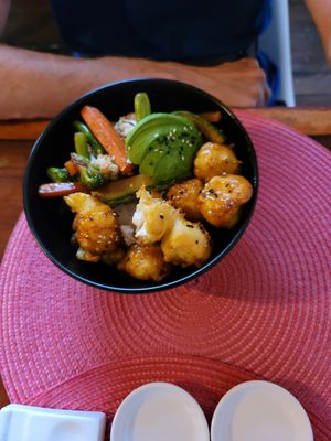 Tofu teriyaki bowl  at Guelosushi in Liberia