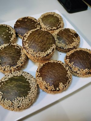 I accidentally ordered ten green tea cookies - but they are so good I can't regret my mistake! at Water Lotus 清水荷花食坊 - 武侯祠 in Chengdu