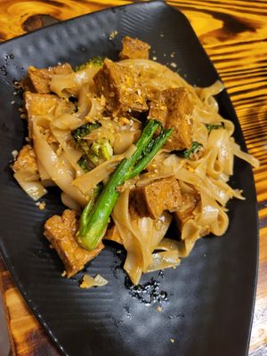 Pad se-ew without egg at Lemongrass by Sip Saam Thai in Cedar Park