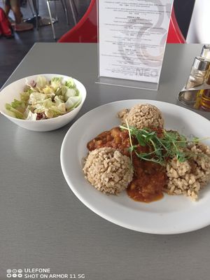  at Neo Eón in Zvolen