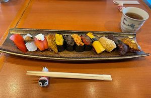 12 piece sushi set  at Chirashiya - ちらし寿司のちらしや  in Kamakura