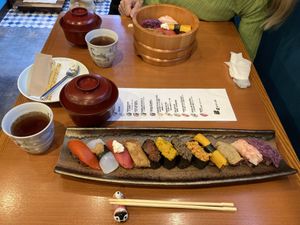12 pieces sushi and 7 pieces sushi with miso soup  at Chirashiya - ちらし寿司のちらしや  in Kamakura