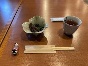 Tea and konnyaku   at Chirashiya - ちらし寿司のちらしや  in Kamakura