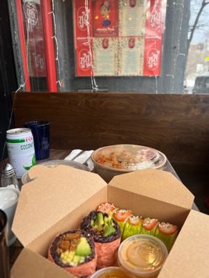 My quick lunch, touché! Délicieux et belle présentation at Shushu Haru  in Montreal