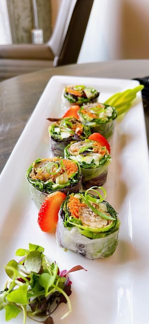 Été Rolls at Shushu Haru  in Montreal