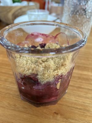 Berry crumble. Another vegan dessert choice you can get with your lunch   #Veganuary at Floe in La Plagne-tarentaise