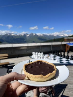 Chocolate peanut caramel tart (snickers)  at Floe in La Plagne-tarentaise