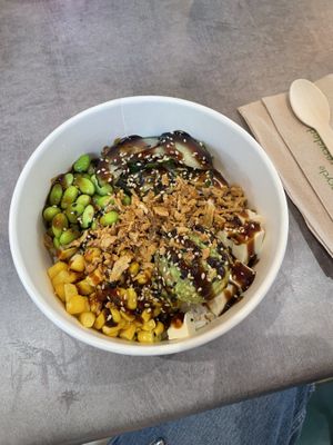 Custom poke bowl with falafel  at Honest Bowl - Restaurant de Pokés & Buddha Bowls in Nice
