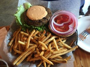 Burger at Pig Minds Brewing in Machesney Park
