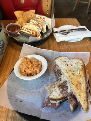 korean bbq tacos (far) and reuben sandwich (near) #Veganuary at Pig Minds Brewing in Machesney Park
