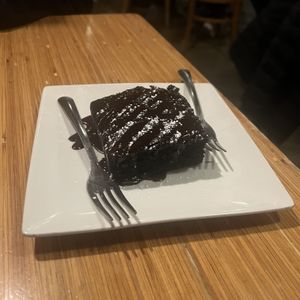 brownie  #Veganuary at Pig Minds Brewing in Machesney Park