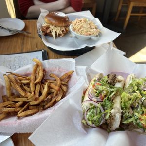 the spread   at Pig Minds Brewing in Machesney Park