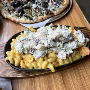 hot dog mac  at Pig Minds Brewing in Machesney Park