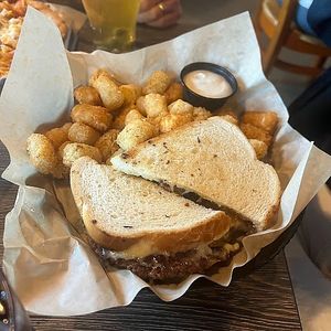 patty melt at Pig Minds Brewing in Machesney Park
