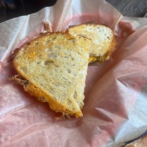 grilled cheese at Pig Minds Brewing in Machesney Park