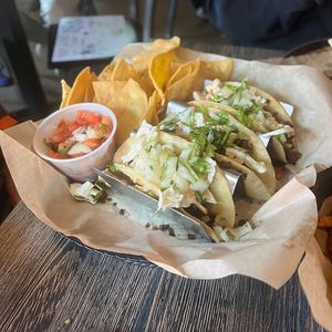chorizo avocado tacos at Pig Minds Brewing in Machesney Park