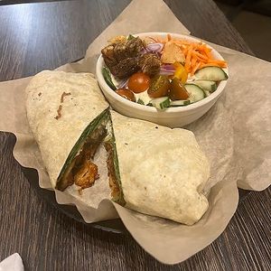 smokey bbq wrap at Pig Minds Brewing in Machesney Park