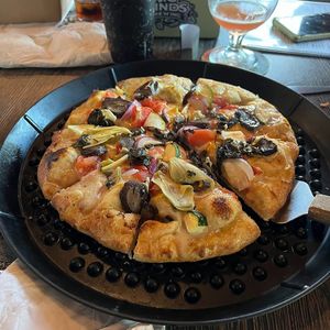 garden party pizza at Pig Minds Brewing in Machesney Park
